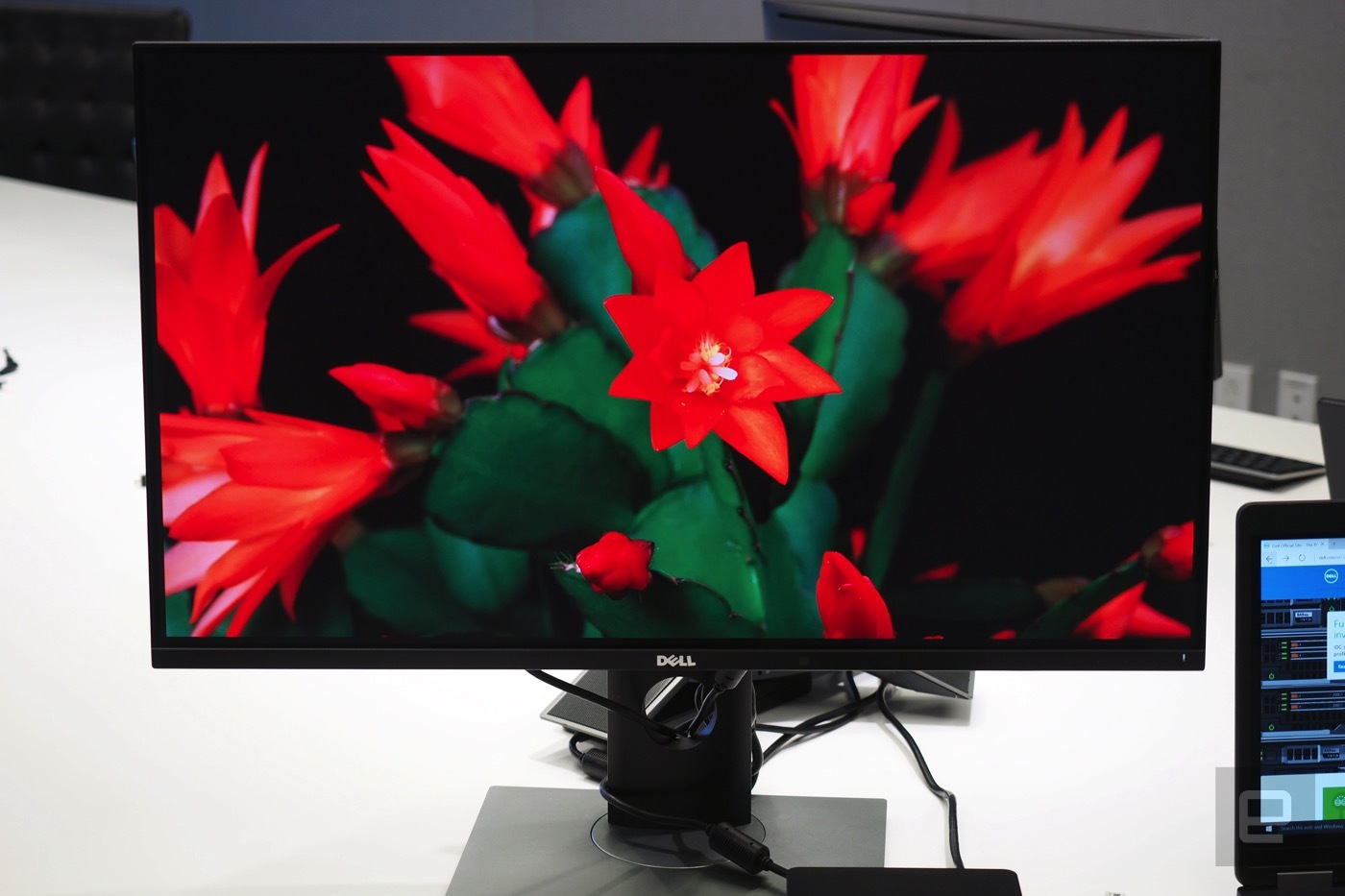 CES 2016: Dell UltraSharp U3017Q 4K OLED Pro Display