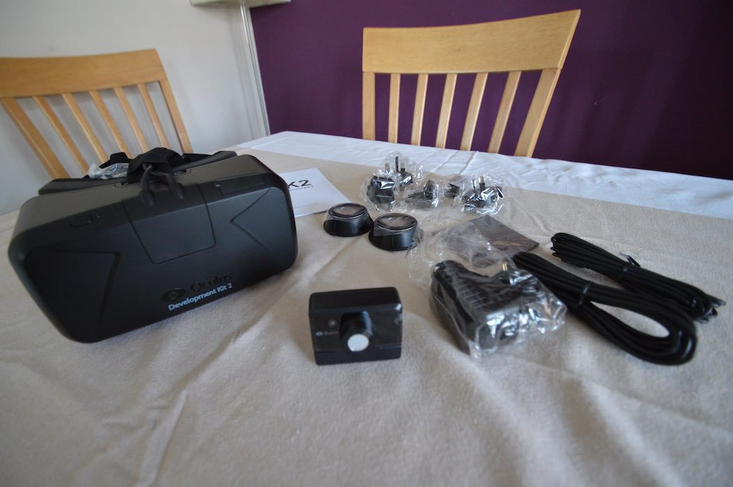 Oculus Rift Dev Kit 2 is starting to arrive, more pixels and less screen door